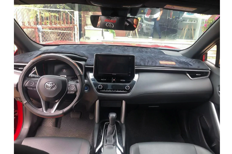 Toyota Corolla Cross dau tien len san xe cu, hon 970 trieu dong-Hinh-5