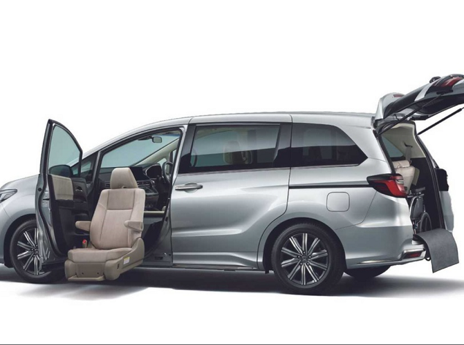 Honda Odyssey 2021 cua dong mo van tay, gan 800 trieu dong-Hinh-6