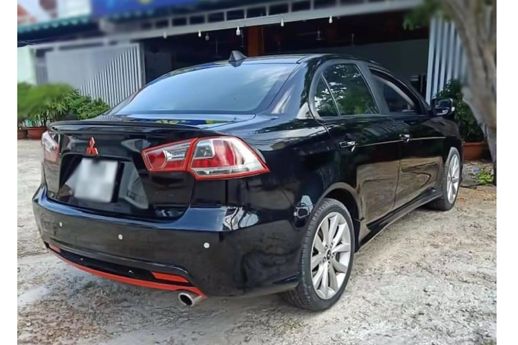 Mitsubishi Lancer IO chay 10 nam tai Viet Nam, hon 300 trieu dong-Hinh-3