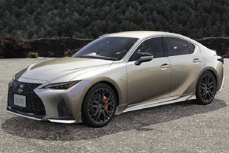 Lexus IS 2021 them goi nang cap, 