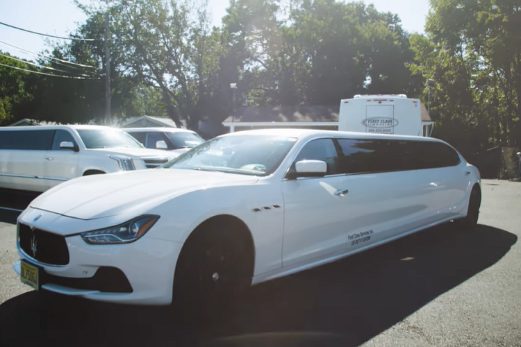 Maserati Ghibli Limo sang chanh, 