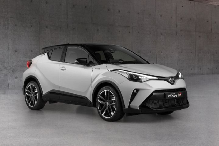 Toyota C-HR GR Sport 2021, crossover the thao gia re trinh lang