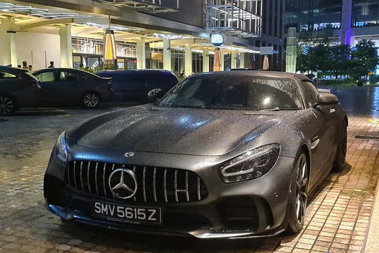 Sieu xe Mercedes-AMG GT R mui tran gan 20 ty den Singapore-Hinh-2