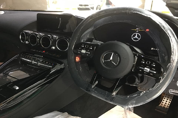 Sieu xe Mercedes-AMG GT R mui tran gan 20 ty den Singapore-Hinh-3