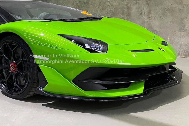 Lamborghini Aventador SVJ Roadster den Lao, dai gia Viet “phat hon“-Hinh-2