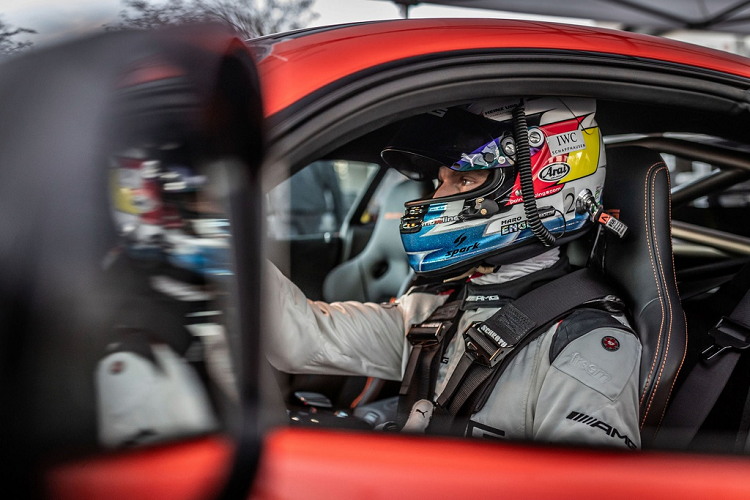 Mercedes-AMG GT, xe thuong mai nhanh nhat tai Nurburgring-Hinh-6