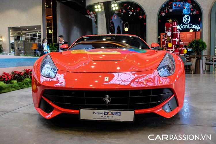 “Sieu ngua” Ferrari F12 Berlinetta hon 20 ty do ruc tai Sai Gon-Hinh-3