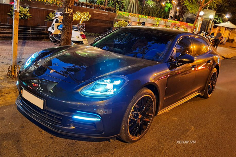 Cham mat Porsche Panamera 4 Sport Turismo tien ty o Sai Gon