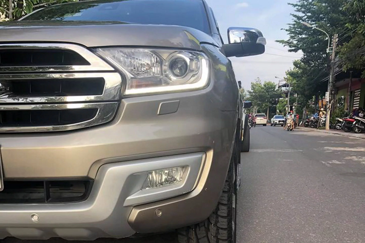 Co nen mua Ford Everest 3.2L doi 2016 hon 1 ty o Sai Gon?-Hinh-3