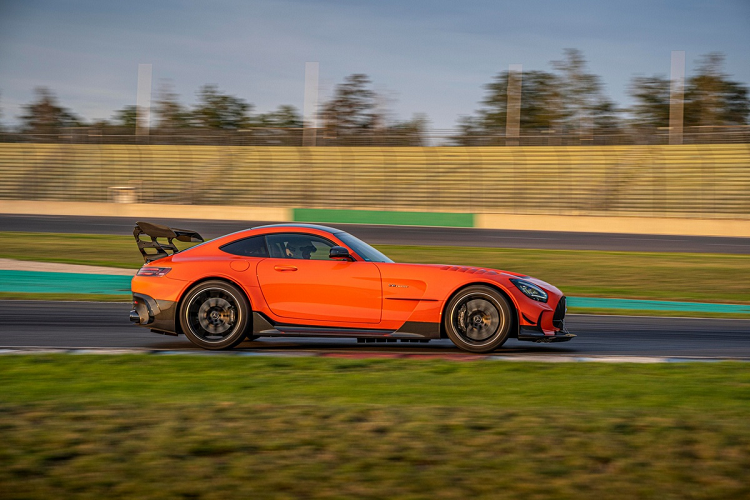 Mercedes-AMG GT Black Series tu 7,5 ty dong tai My-Hinh-4