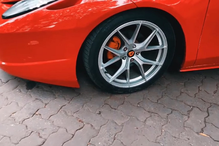 Sieu xe Ferrari 458 Italia “sieu re”, chi 249 trieu dong?-Hinh-3