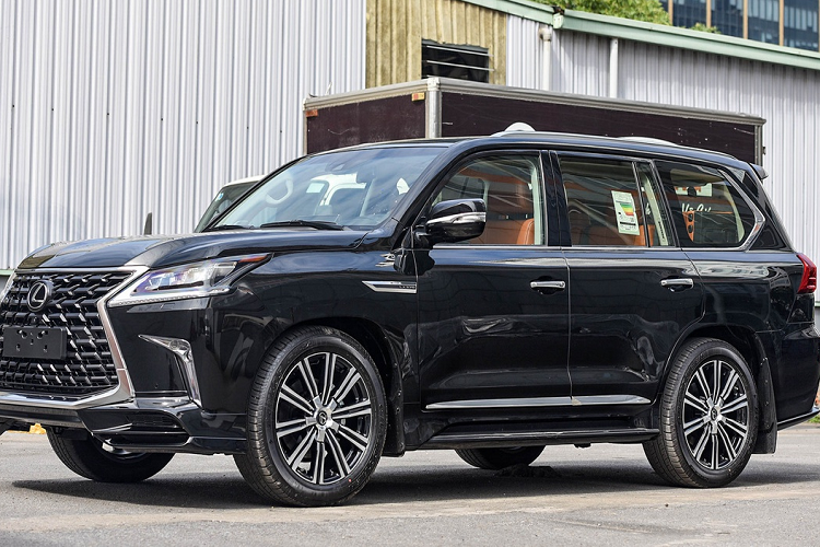 Lexus LX570 Super Sport 2021 hon 9 ty dau tien tai Viet Nam-Hinh-3