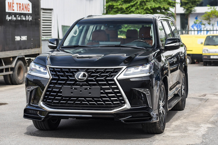 Lexus LX570 Super Sport 2021 hon 9 ty dau tien tai Viet Nam