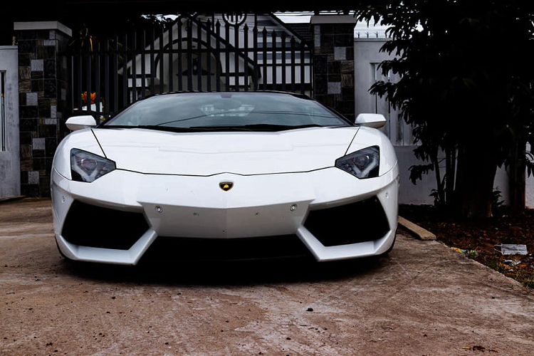 Sieu xe Lamborghini Aventador Roadster hon 37 ty tai Binh Phuoc