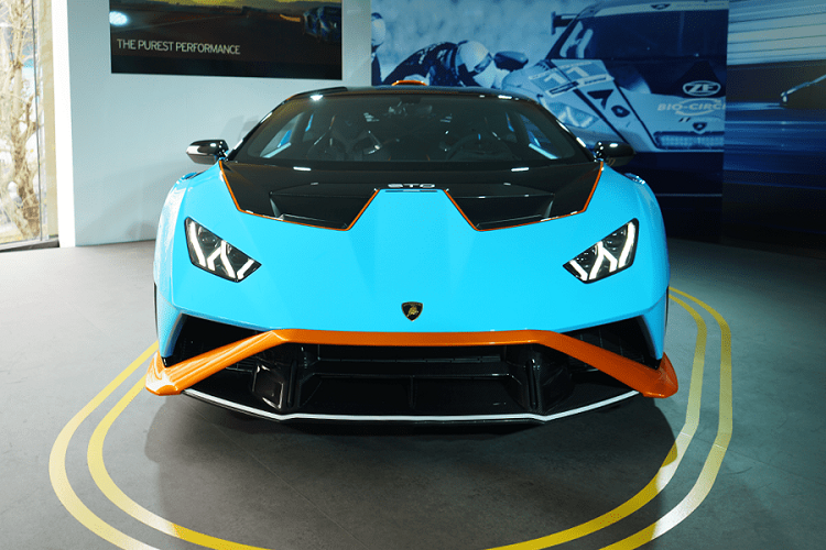 Sieu xe Lamborghini Huracan STO lan dau ra mat tai chau A