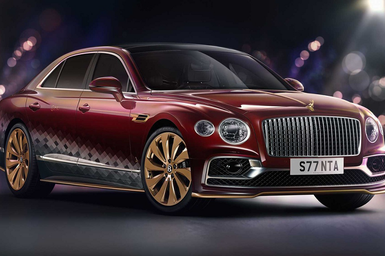 Ngam xe sieu sang Bentley Flying Spur danh cho ong gia Noel