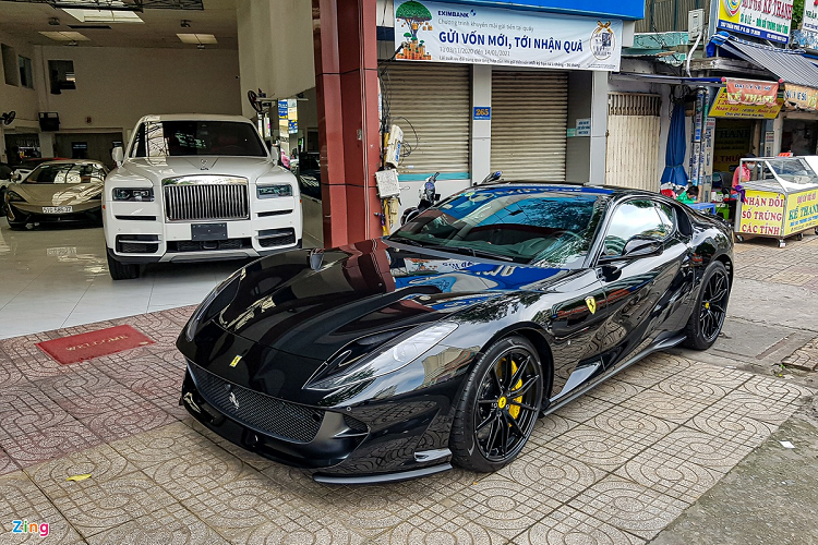 Them sieu xe Ferrari 812 Superfast trieu do ve Viet Nam-Hinh-2