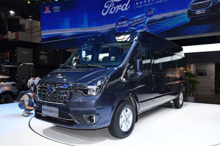 Ra mat Ford Transit Pro 2021 tu 582 trieu dong tai Trung Quoc