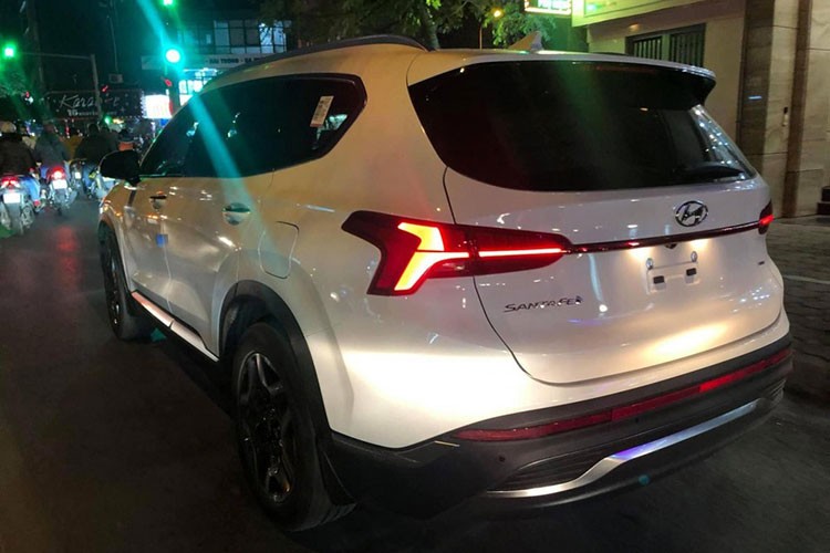 Hyundai SantaFe 2021 lan dau lan banh tai Viet Nam-Hinh-2