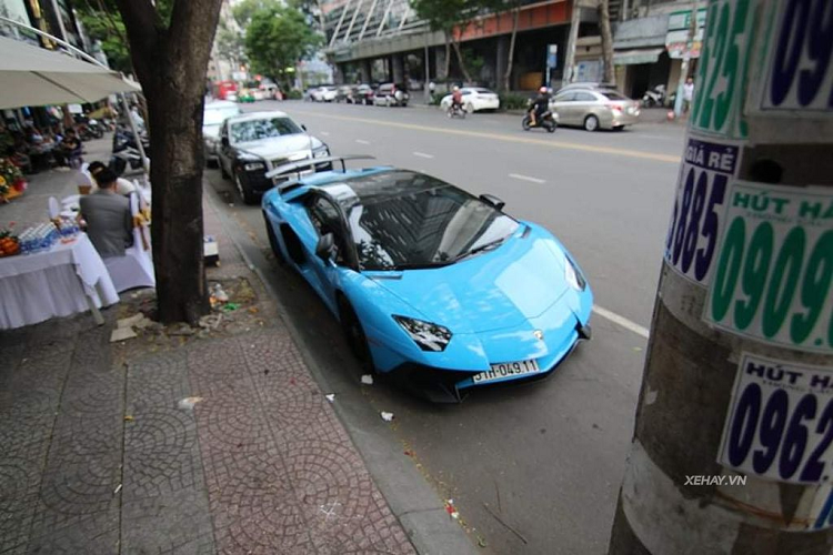 Ly lich Ferrari 488 GTB va Lamborghini Aventador SV khung o SG-Hinh-12