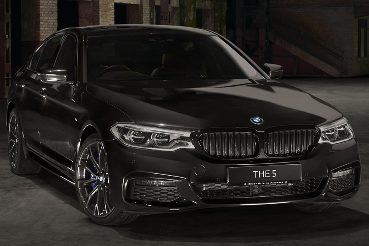 Chi tiet BMW 530i M Sport Dark Shadow Edition gan 97.000 USD-Hinh-2