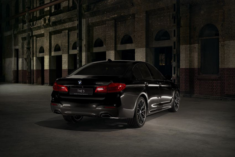 Chi tiet BMW 530i M Sport Dark Shadow Edition gan 97.000 USD-Hinh-8