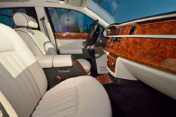 Rolls-Royce Phantom cua ong Donald Trump khoang 300.000 USD-Hinh-5