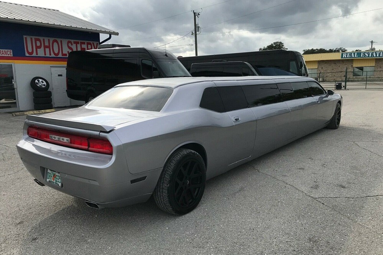 Dodge Challenger 2013 Limo 