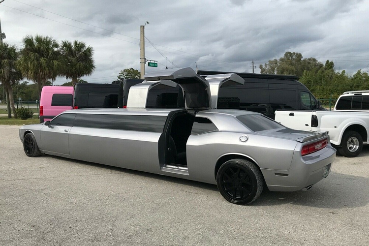 Dodge Challenger 2013 Limo 