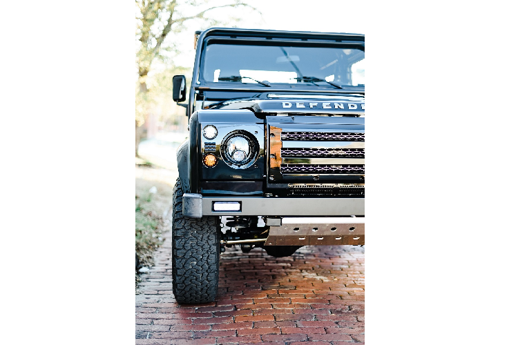 Xe dia hinh Land Rover Defender do co dien, nhung trang bi hien dai-Hinh-3