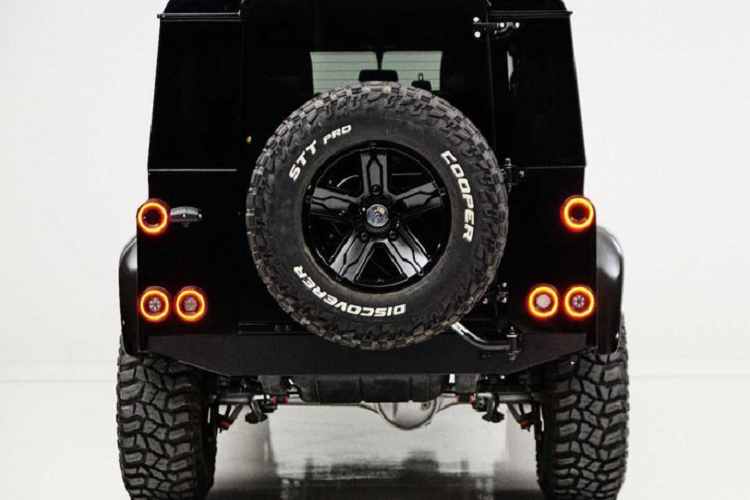 Land Rover Defender manh me va day suc hut nho Ares Designs-Hinh-5