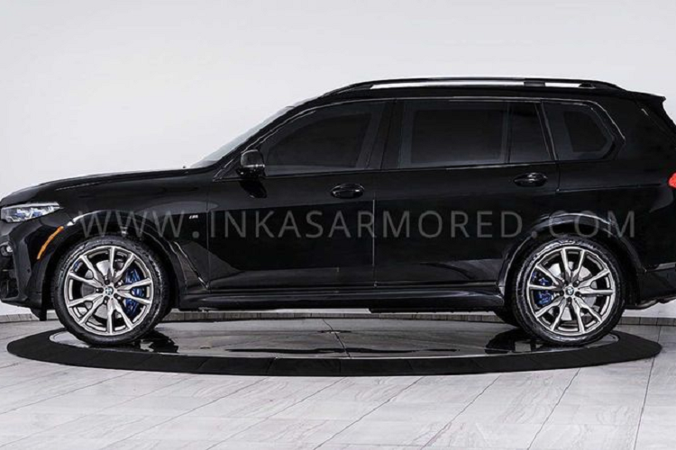 Ngam SUV hang sang BMW X7 dau tien tren the gioi duoc boc giap-Hinh-3