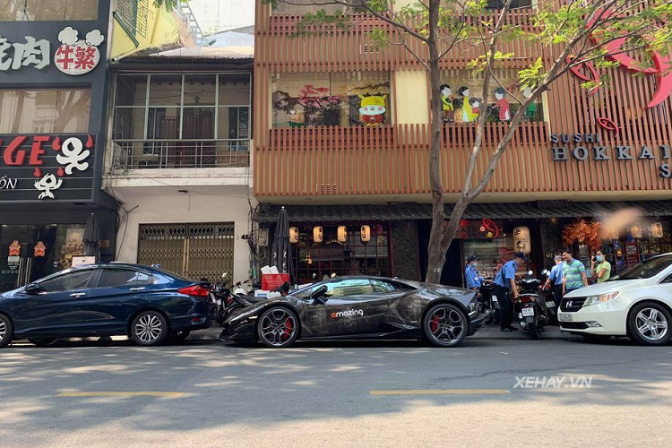 Sieu xe Lamborghini Huracan voi “bo canh” hoa van doc nhat Sai Gon-Hinh-6