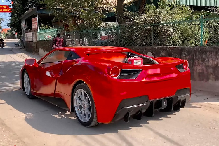 YouTuber Viet tu che sieu xe Ferrari 488 GTB chi 23 trieu dong-Hinh-2
