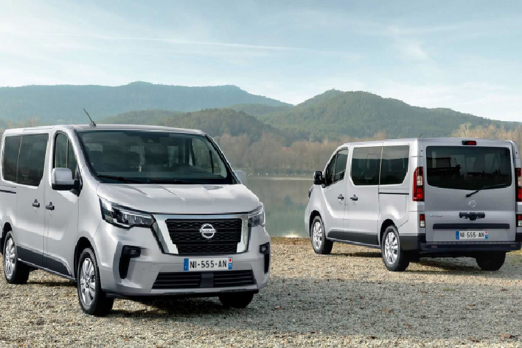 Nissan NV300 Combi 2021 moi, co gi de 