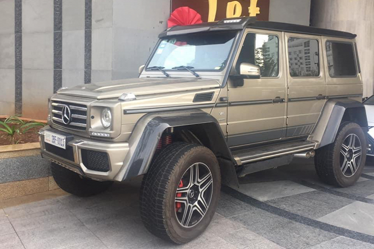 Mercedes-Benz G500 4×4² bat ngo ve Viet Nam, dat hon G63 AMG?-Hinh-3