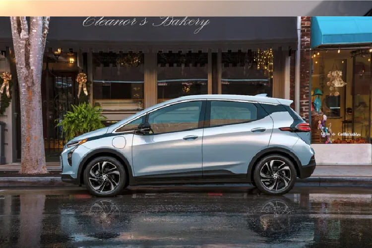 Chevrolet Bolt 2022 tu 31.995 USD, Tesla Model de chung-Hinh-6