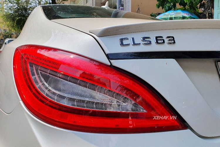 Mercedes-AMG CLS 63, xe sang 10 nam tuoi tien ty tai Viet Nam-Hinh-2