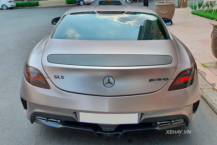 Sieu xe Mercedes-AMG SLS hon 12 ty “thay ao” moi tai Sai Gon-Hinh-4