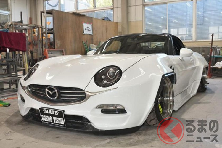 Xem sinh vien Nhat Ban do Mazda Cosmo Vision 