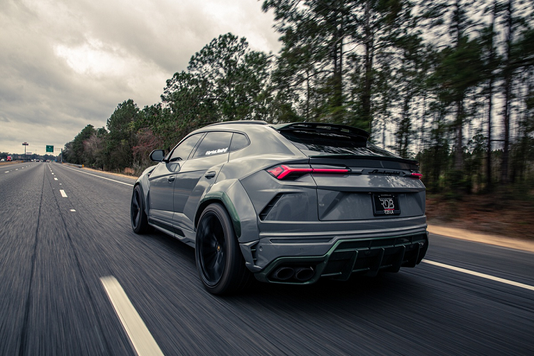 Sieu SUV Lamborghini Urus do carbon cuc doc, gia 350.000 USD-Hinh-2