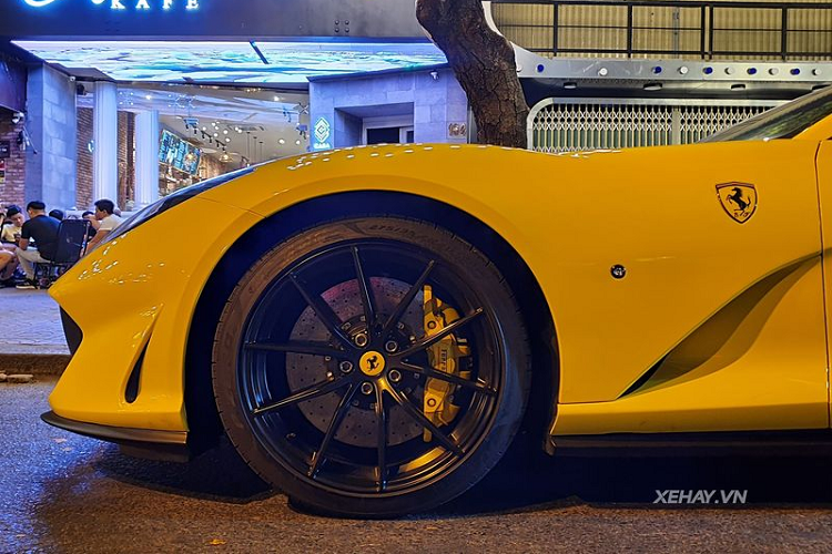 Sieu xe Ferrari 812 Superfast hon 27 ty 