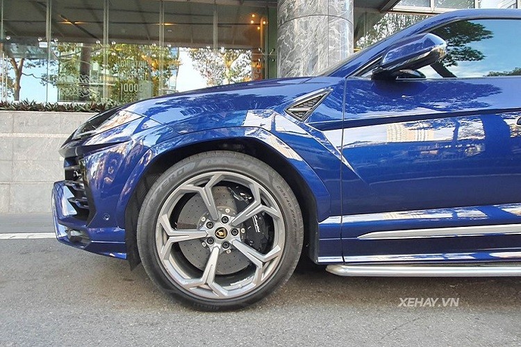 Sieu SUV Lamborghini Urus hon 20 ty mau son hiem tai Viet Nam-Hinh-3