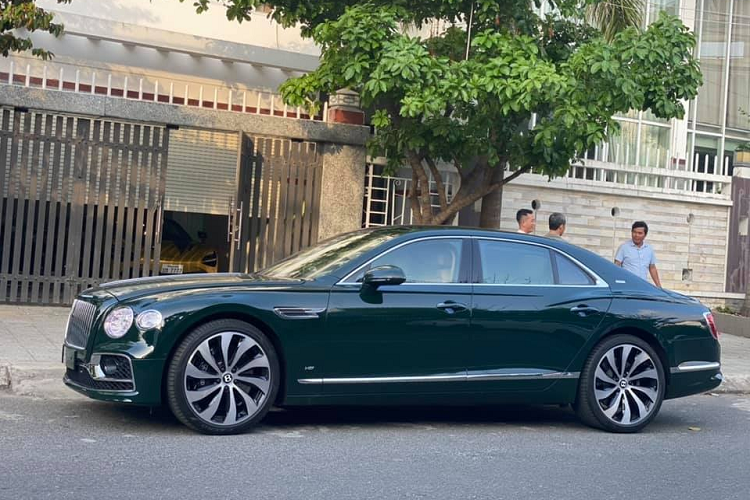 Bentley Flying Spur First Edition 