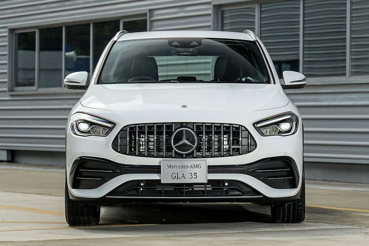 Mercedes-AMG GLA 35 4MATIC 2021 hon 2,3 ty dong tai Thai Lan