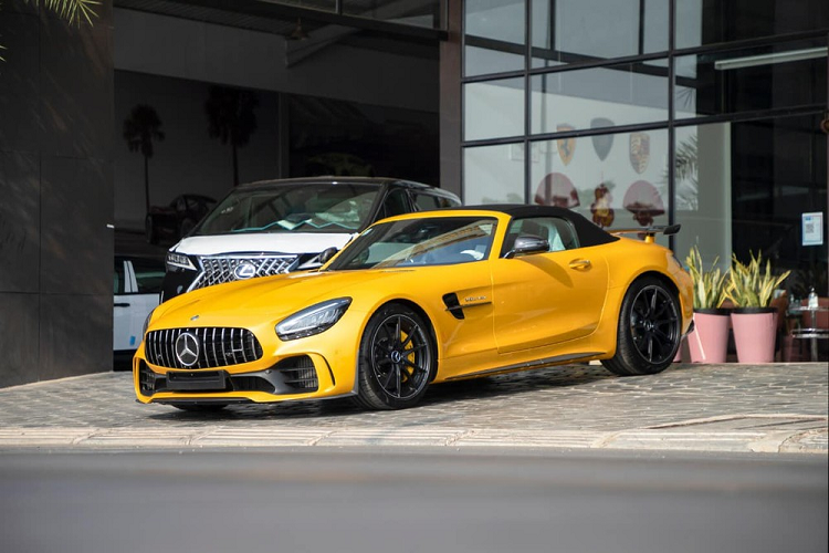 Dai gia Campuchia tau sieu xe Mercedes-AMG GT R mui tran 