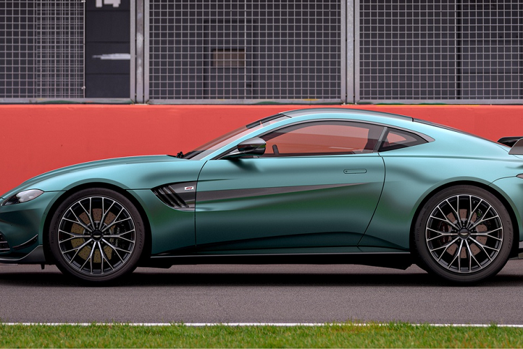 Ra mat Aston Martin Vantage F1 Edition dac biet, hon 4,53 ty dong-Hinh-3