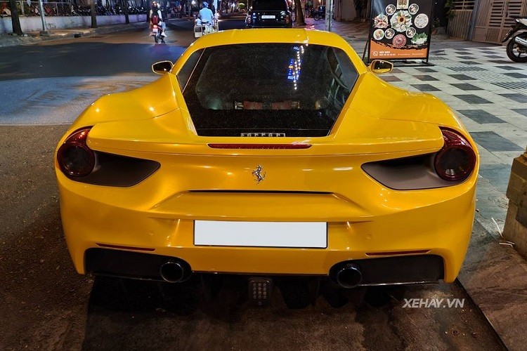 Ferrari 488 GTB hon 15 ty tung 