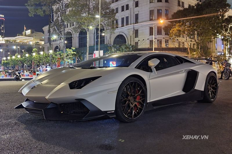 Day la chiec Lamborghini Aventador “doc” nhat Viet Nam o Sai Gon-Hinh-4