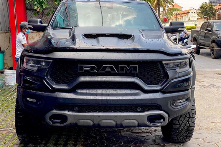 “Dan choi” Campuchia tau Ram 1500 TRX 2021, dai gia Viet phat them-Hinh-8